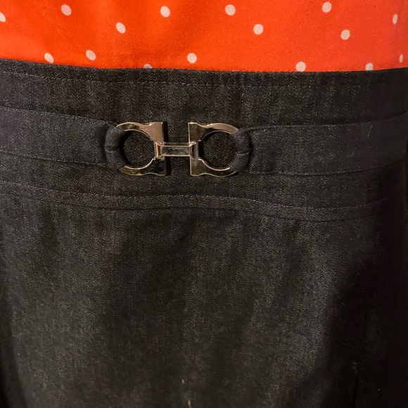 Sleeveless rayon and denim knee length dress - Picture 2 of 6